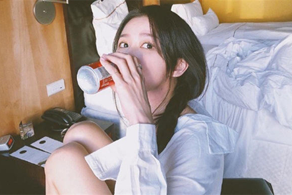 白嫩女友后入菊花